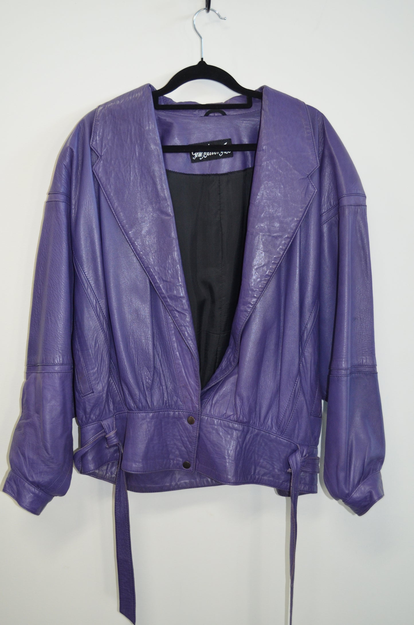 in 1975 cost $1000 VINTAGE Silver Fox Leather Suit - Size 10-12 - MAGIC!