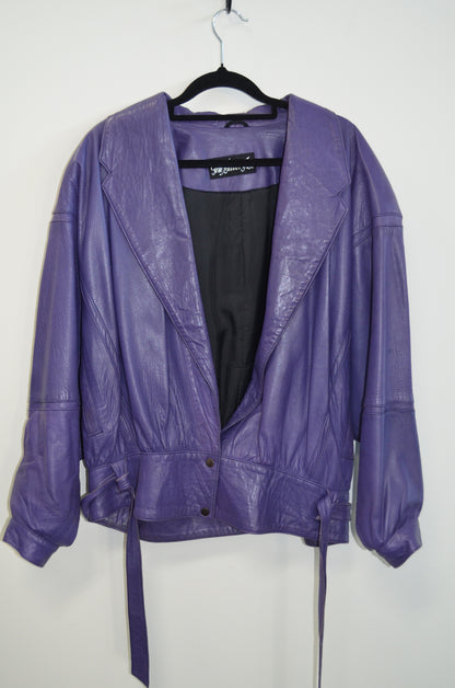 in 1975 cost $1000 VINTAGE Silver Fox Leather Suit - Size 10-12 - MAGIC!