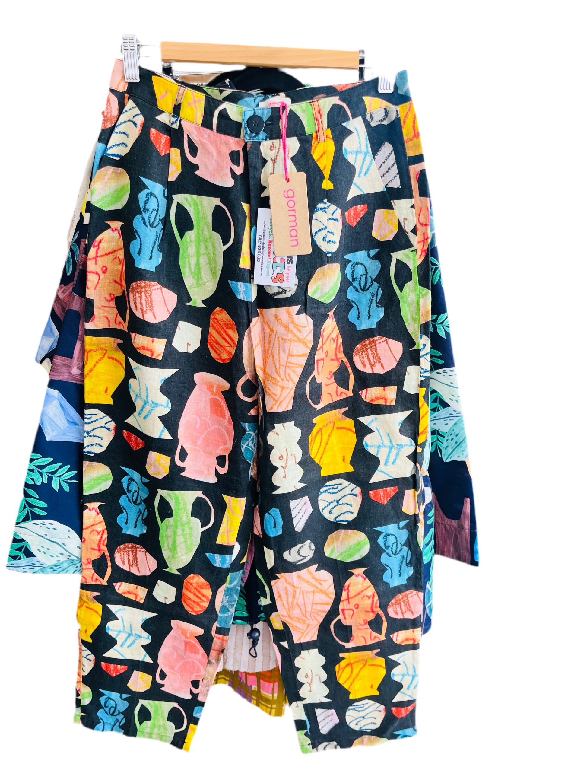 Colorful patterned skirt with vase design