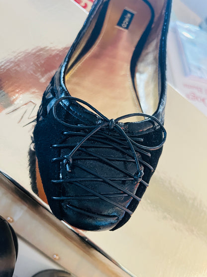 Black strappy sandal