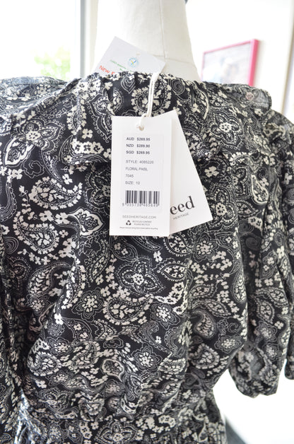 Patterned fabric with tags 