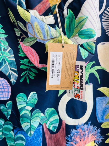 Fabric with colorful leaf pattern